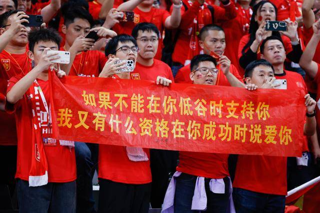 郭士强真有能耐！中国男篮全新12人阵容，世预赛决战日本，赢球即晋级